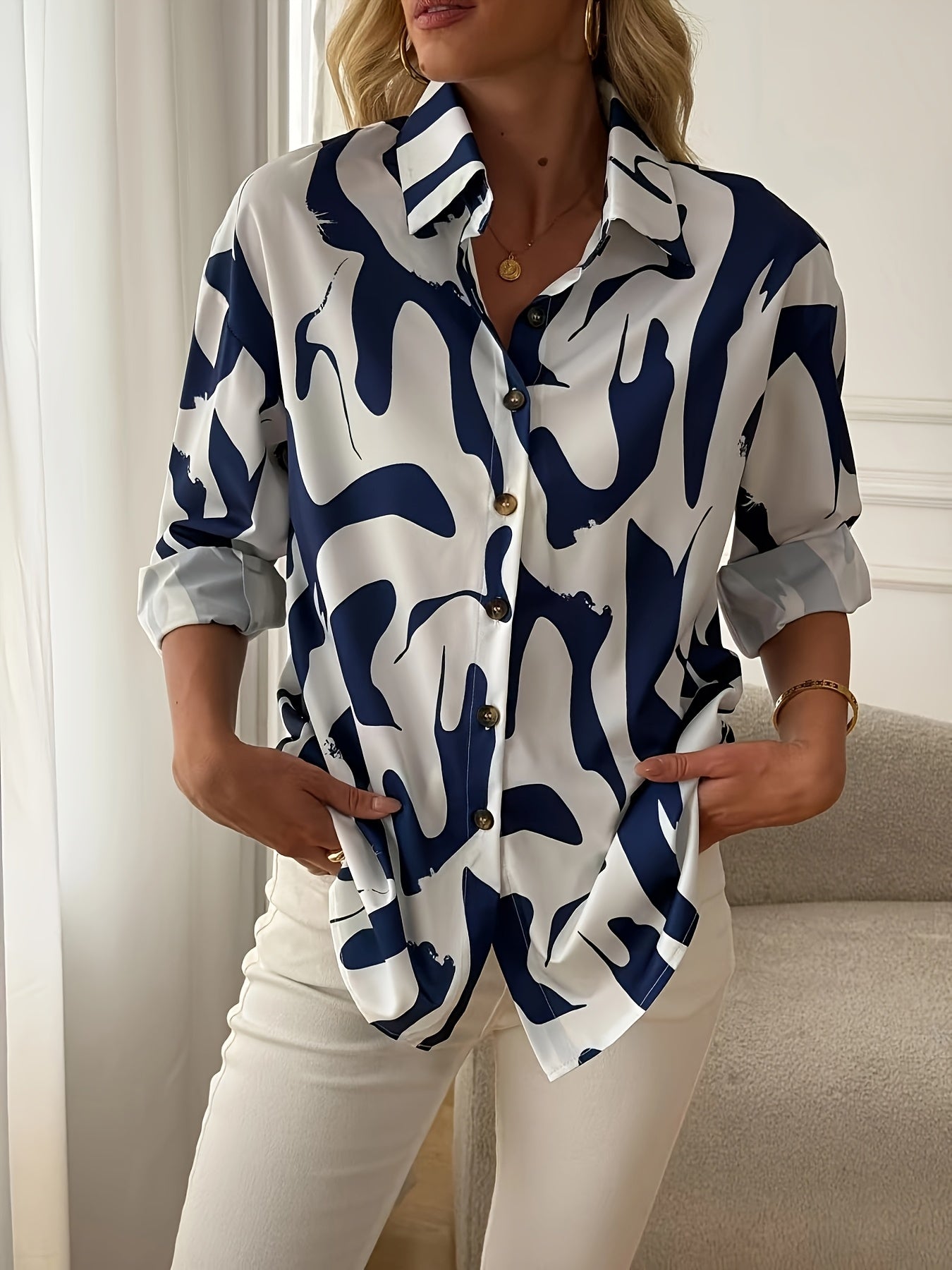 Yvonne | Chic Patterned Blouse