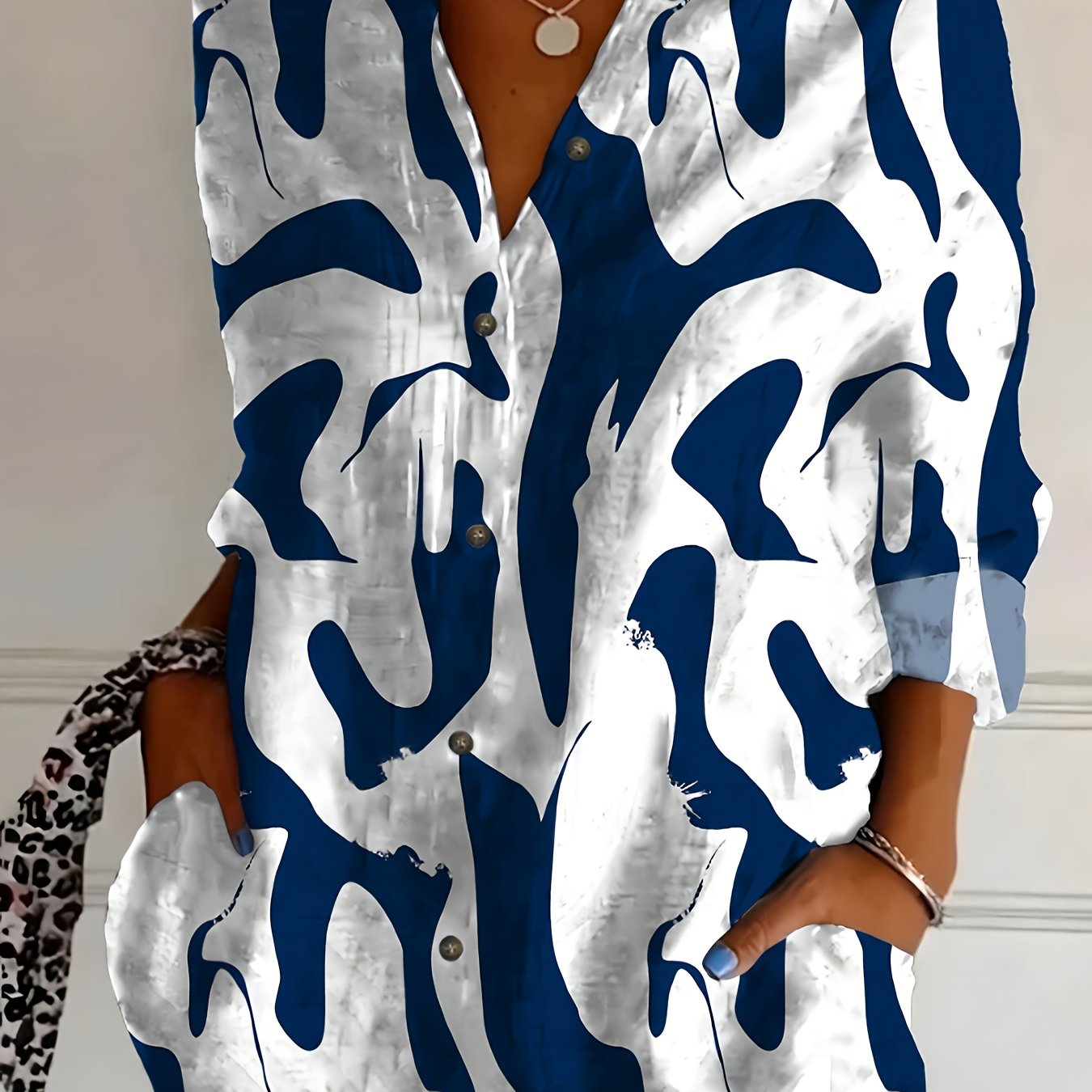 Yvonne | Chic Patterned Blouse